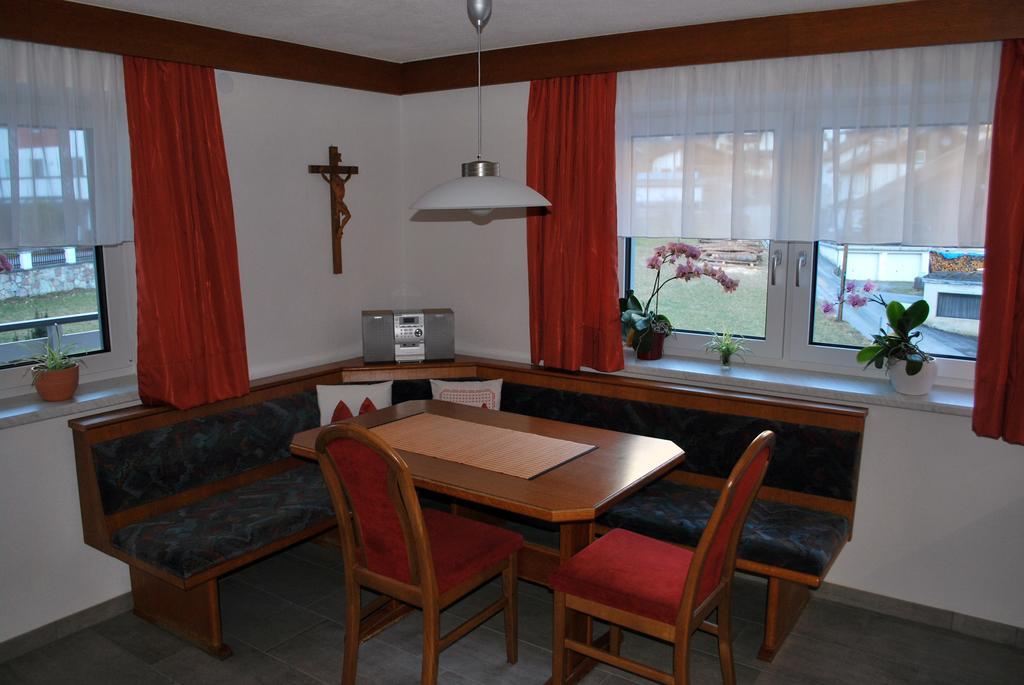 Ferienwohnung Nuener Grins Екстериор снимка
